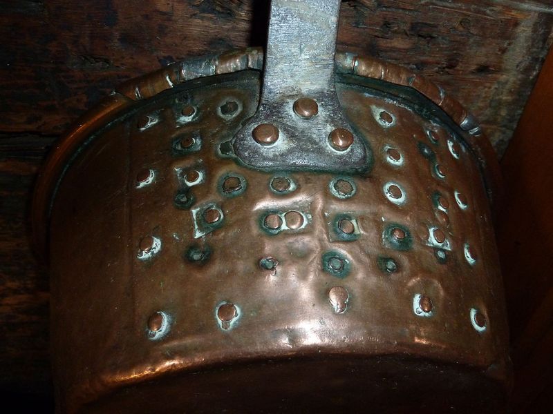 Datei:Geflickter Stieltopf.jpg