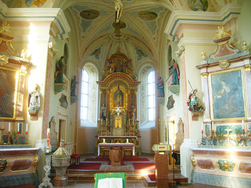 Datei:Embacher Kirche, Altaransicht.jpg