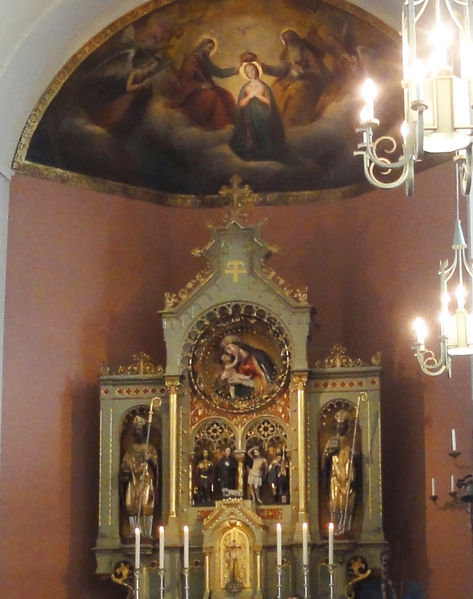 Datei:Maria Hilf Pfarrkirche, Altarausschnitt.jpg