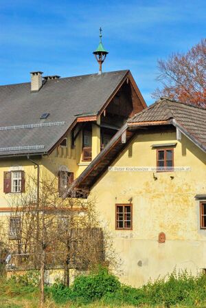 Morzg Erentrudishof Wagnerhaus Madonna Nov 2010 16.jpg