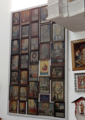 Votivbilder in Maria Mühlberg, rechte Kirchenseite.jpg