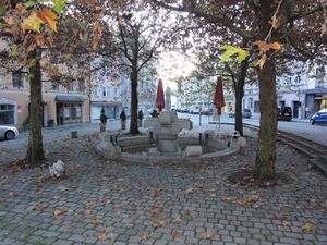 Brunnen in der Stadt Trostberg.jpg