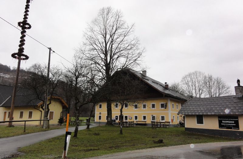 Datei:Buschenschank Ramsau, Elsbethen.jpg