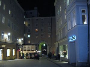 Hagenauerplatz bei Nacht.jpg