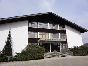 Hauptschule Eggelsberg.jpg