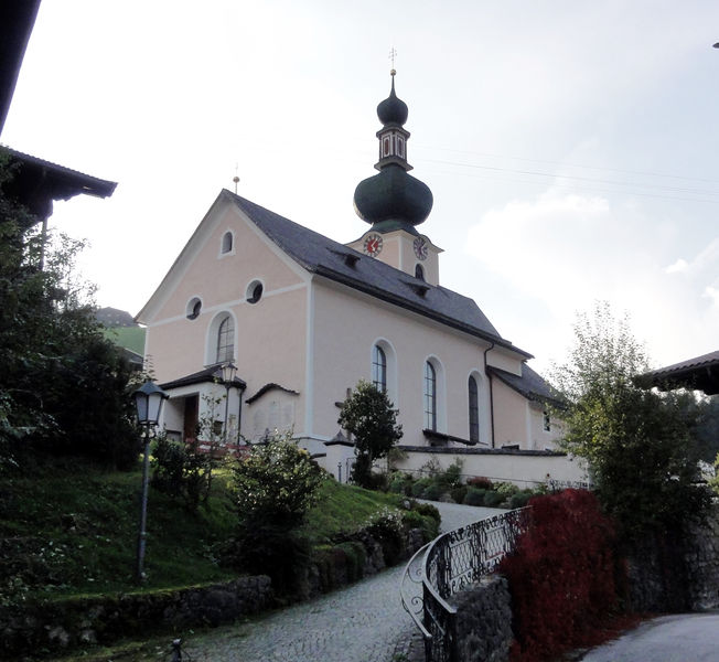 Datei:Pfarrkirche Auffach.jpg