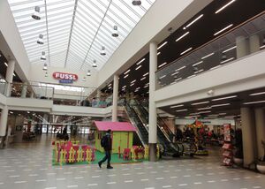 Einkaufszentrum im Berg in Schallmoos, Innenansicht.JPG