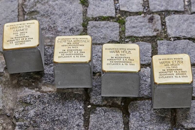 Datei:Stolpersteine Goldegg 2024.jpg
