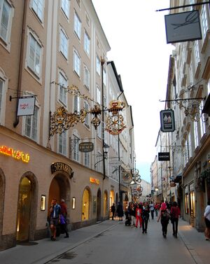 Sternbräu-Hausschild in der Getreidegasse.jpg