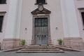 Kirchenportal in Maria Kirchental.jpg