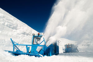 Eisbändiger Wallack Rotations Schneefräse.jpg