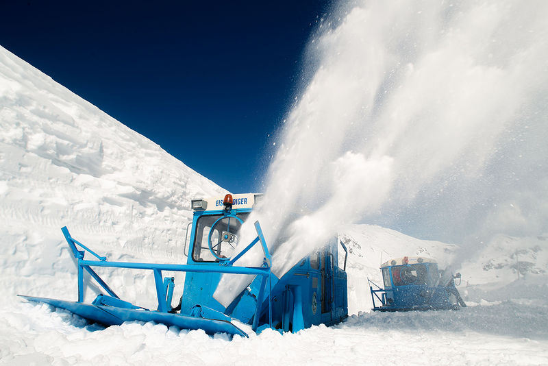 Datei:Eisbändiger Wallack Rotations Schneefräse.jpg