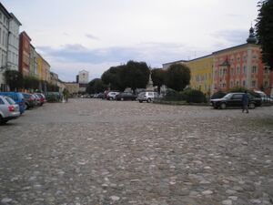 Tittmoning, Natursteinpflaster am Stadtplatz.JPG