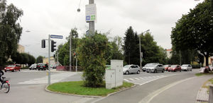 Guggenmosstraße bei der Einmündung in die Ignaz Harrer Straße.jpg