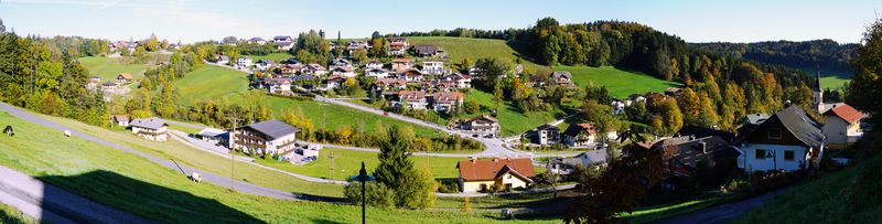 Datei:Sonnenhangsiedlung-Panoramabild v. Plainfeld 15.10.2019.JPG