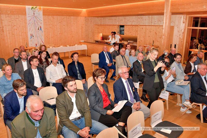 Datei:2025 10 16 Ehrungen Stadtgemeinde Neumarkt 94.jpg