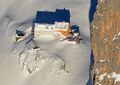 Riemannhaus im Steinernen Meer im Winter.jpg