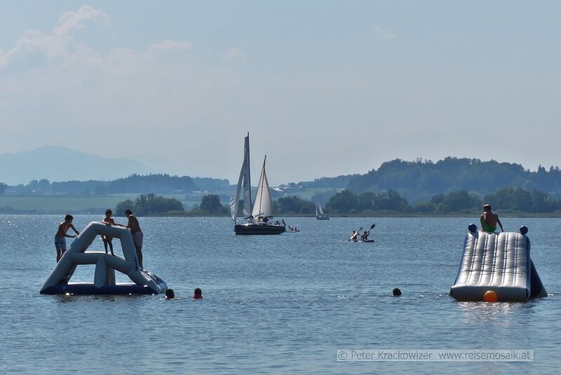 Datei:Wallersee Sommer Neumarkt.jpg