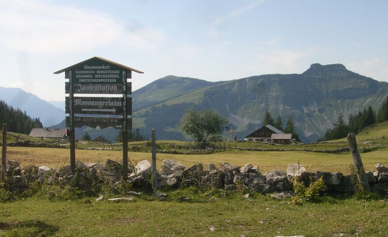 Datei:Schlenken und Schmittenstein.jpg