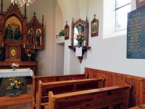 Kapelle in Jagdhub, rechte Altarseite.jpg