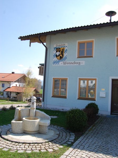 Datei:Gemeindehaus in Wonneberg.jpg