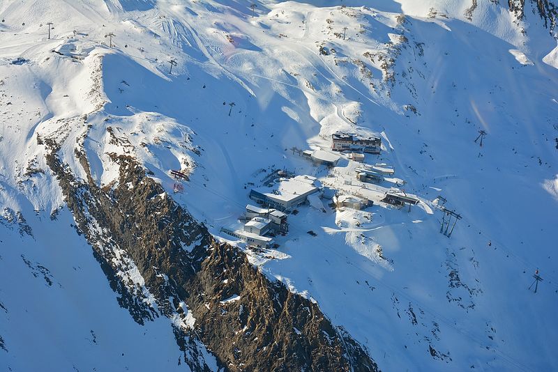 Datei:Alpincenter Kitzsteinhorn 01.jpg