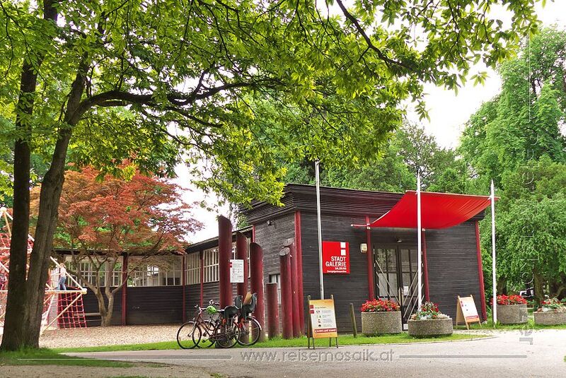 Datei:Stadtgalerie Zwergelgartenpavillon 01.jpg