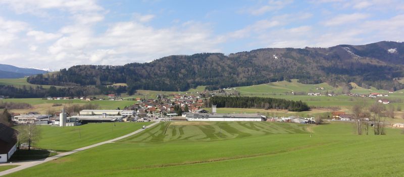 Datei:Tiefgraben, Ostansicht.jpg