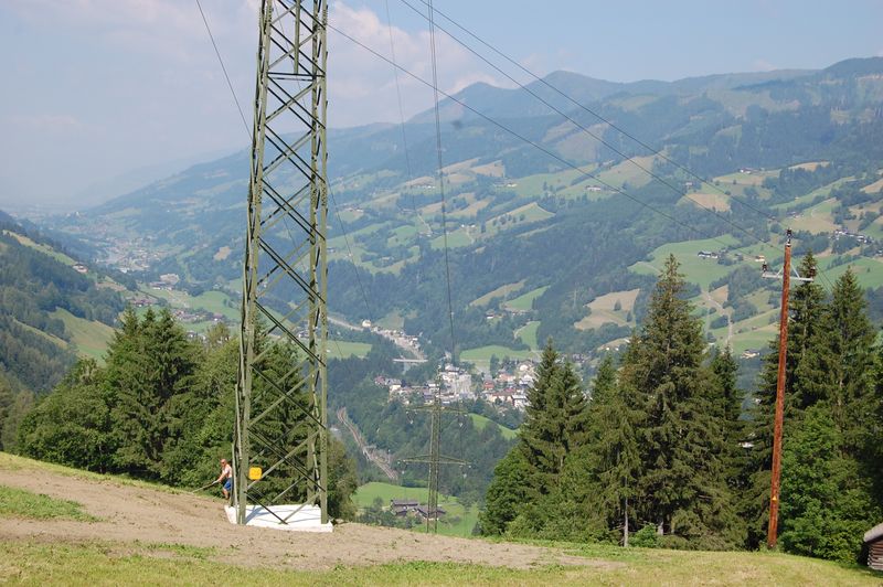 Datei:Blick von Embach ins Salzachtal bei Taxenbach.jpg