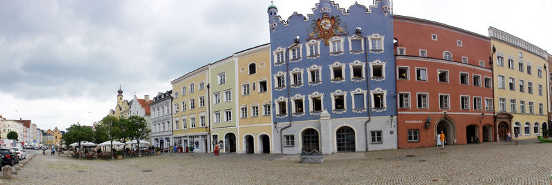 Datei:Burghausen, Altstadtpano.jpg