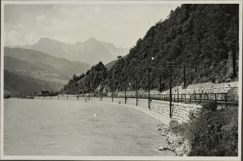 Datei:Salzburg-Tiroler-Bahn Werfen 01.jpg