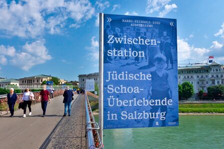 2023 06 16 Displaces Person Ausstellung Marko Feingold Steg Salzburg 1.jpg