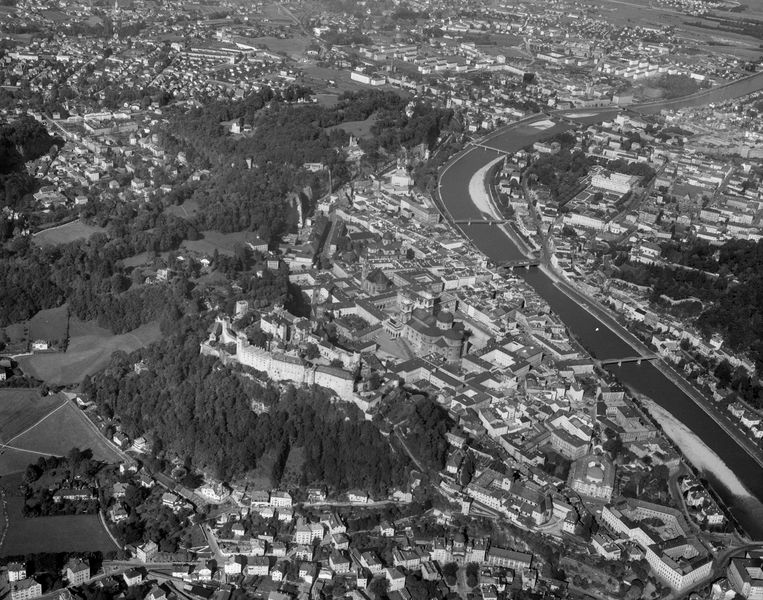 Datei:Altstadt von Salzburg 1957.jpg