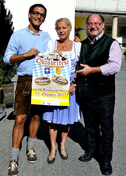 Datei:Halleiner Oktoberfest.jpg