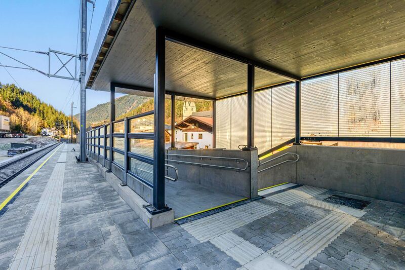 Datei:Hüttau Bahnhof 03.jpg