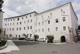 Pflegerplatz (Hallein).jpg