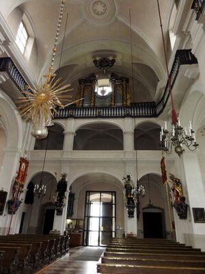 Wallfahrtsbasilika Maria Plain, Chorseite mit Empore und Orgel.jpg