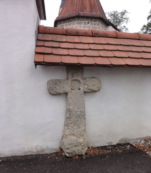 Datei:Altes Steinkreuz in Lindach.jpg