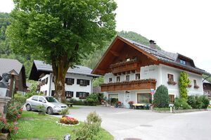 Dorfplatz DSC 0021.JPG