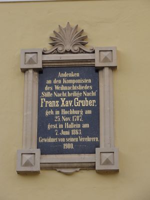 Erinnerungstafel an Franz X. Gruber in Hochburg.jpg
