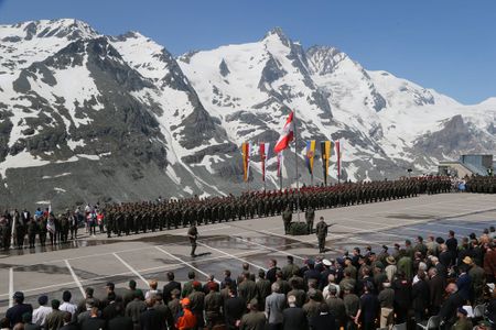 Grossglockner Angelobung 04.jpg