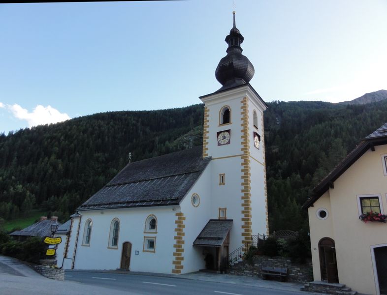 Datei:Pfarrkirche in Zederhaus.jpg