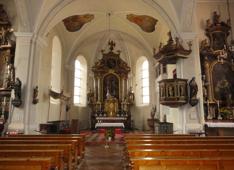 Datei:Pfarrkirche St. Martin bei Lofer, Innenansicht.JPG