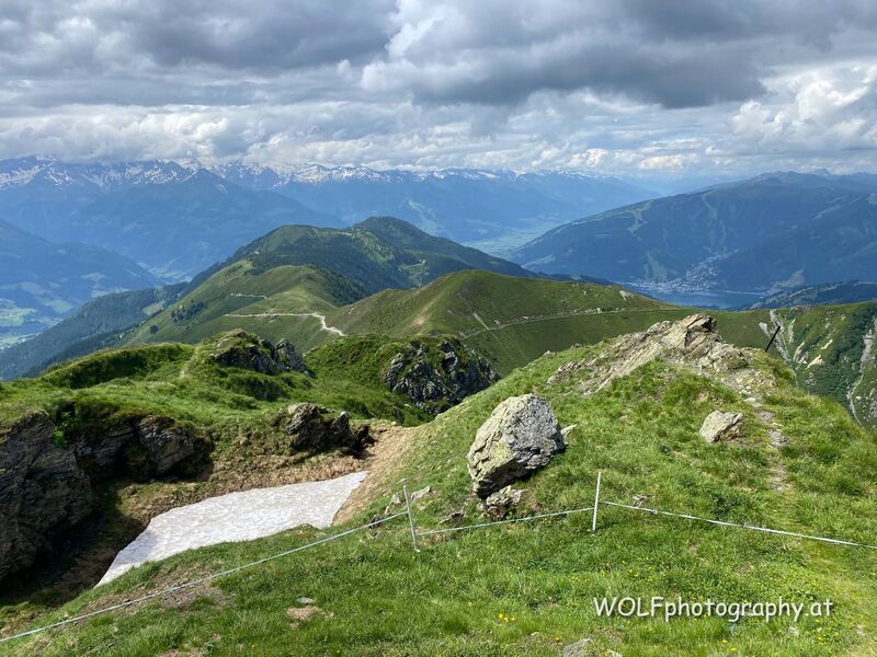 Datei:Pinzgauer Grasberge Dientener Berge.jpg