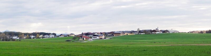 Datei:Holzhausen aus Nordosten.jpg