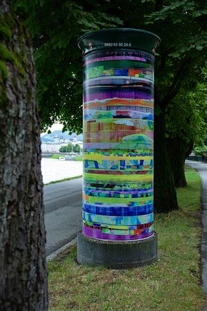 Kunst-Litfaßsäule 2022 Andreas Steindl Peter Grosz.jpg