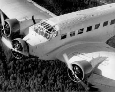 Junkers Ju 52 am Flughafen Salzburg September 1984 03.jpg