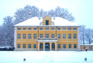 Schloss Frohnburg, Frontansicht.jpg
