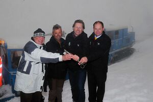 Grossglockner Hochalpenstrasse Schneeraeumung 2013 137.jpg