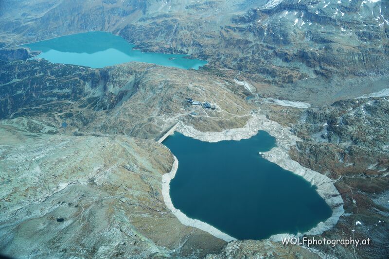 Datei:Weißsee Tauermoossee Berghotel Rudolfshütte.jpg